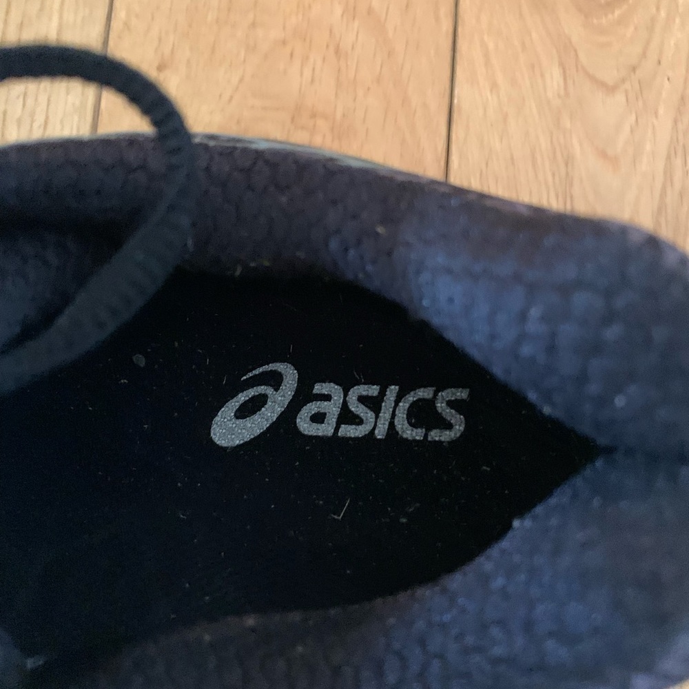 ASICS - Picture 5 of 6